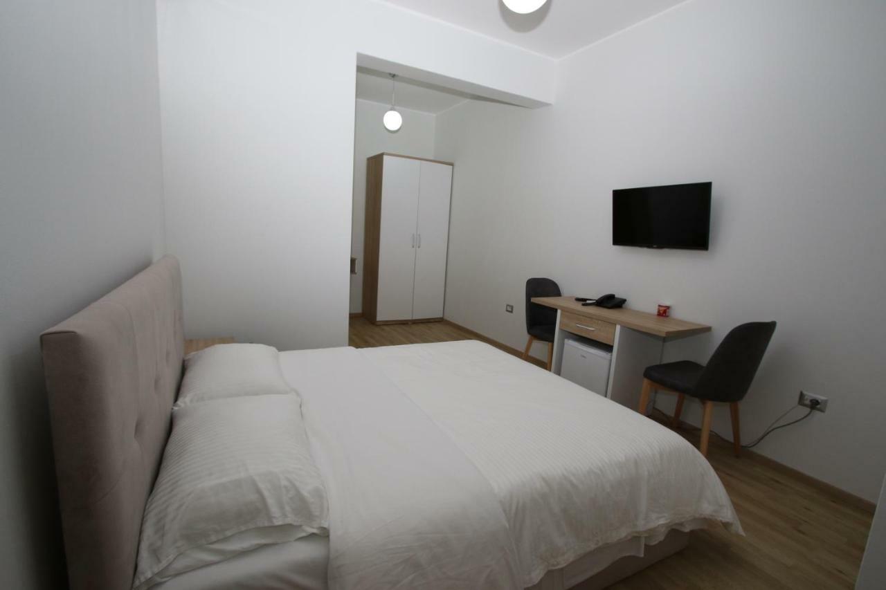 Aulona Hotel