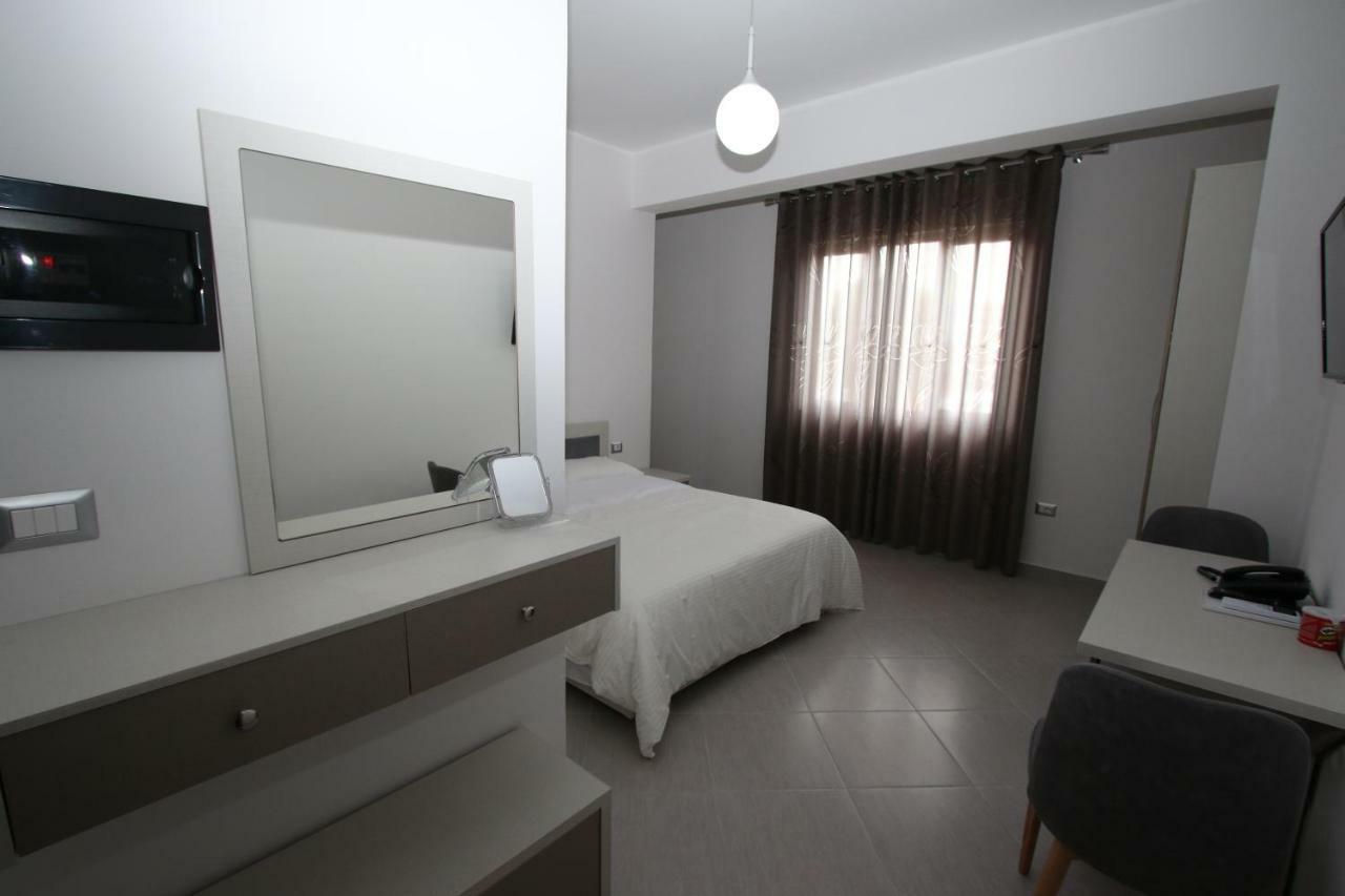 Aulona Hotel 3*