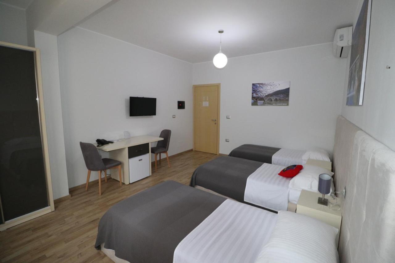 Hotel Aulona 3*